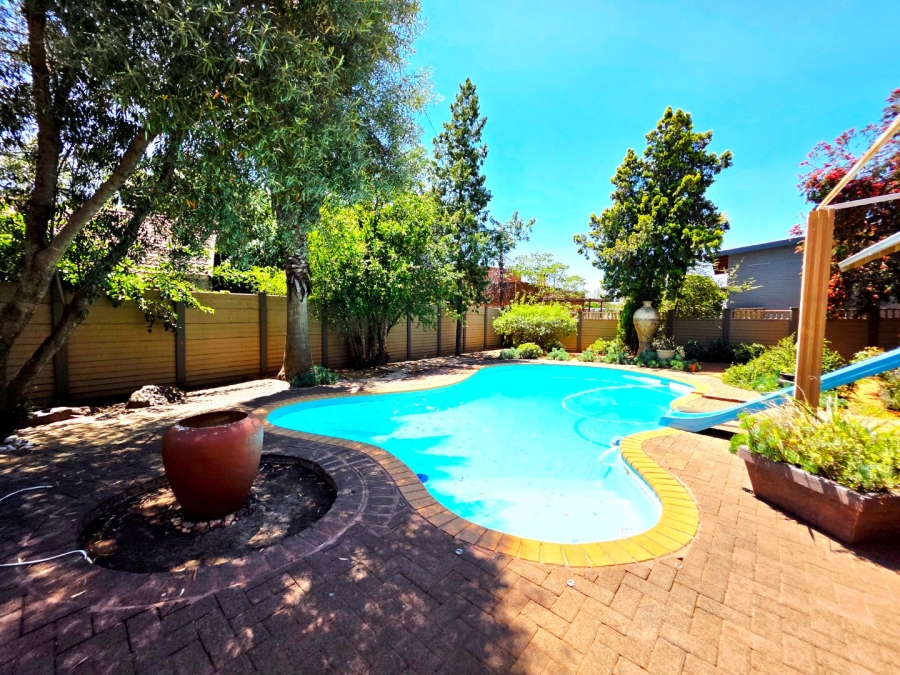 4 Bedroom Property for Sale in Fichardt Park Free State